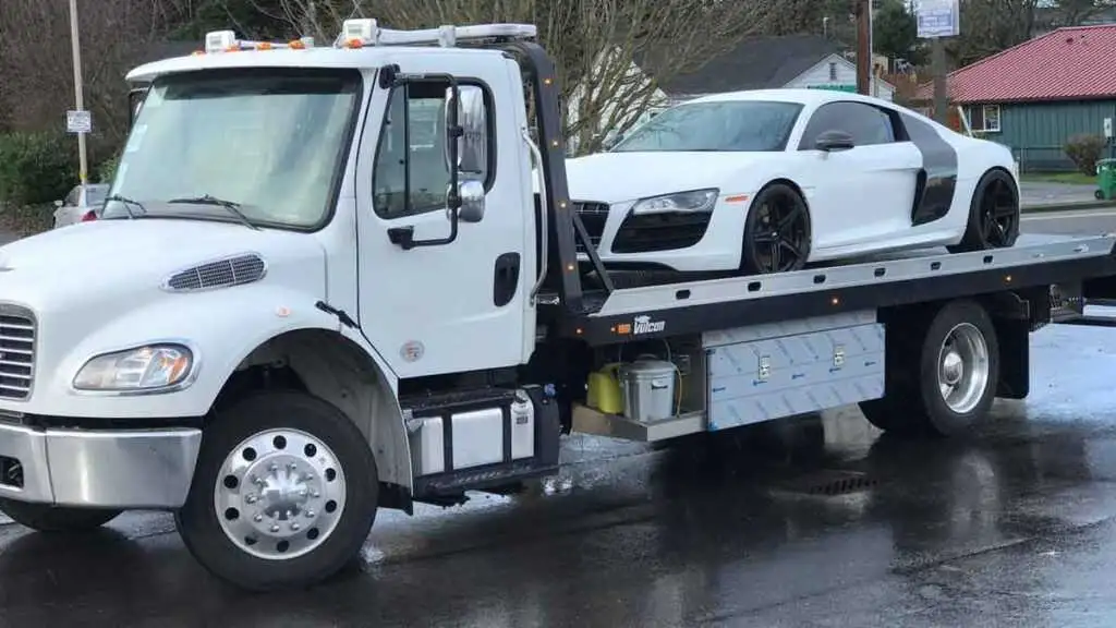 luxury-car-towing-tacoma
